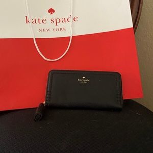 NWT Kate Spade zippy wallet